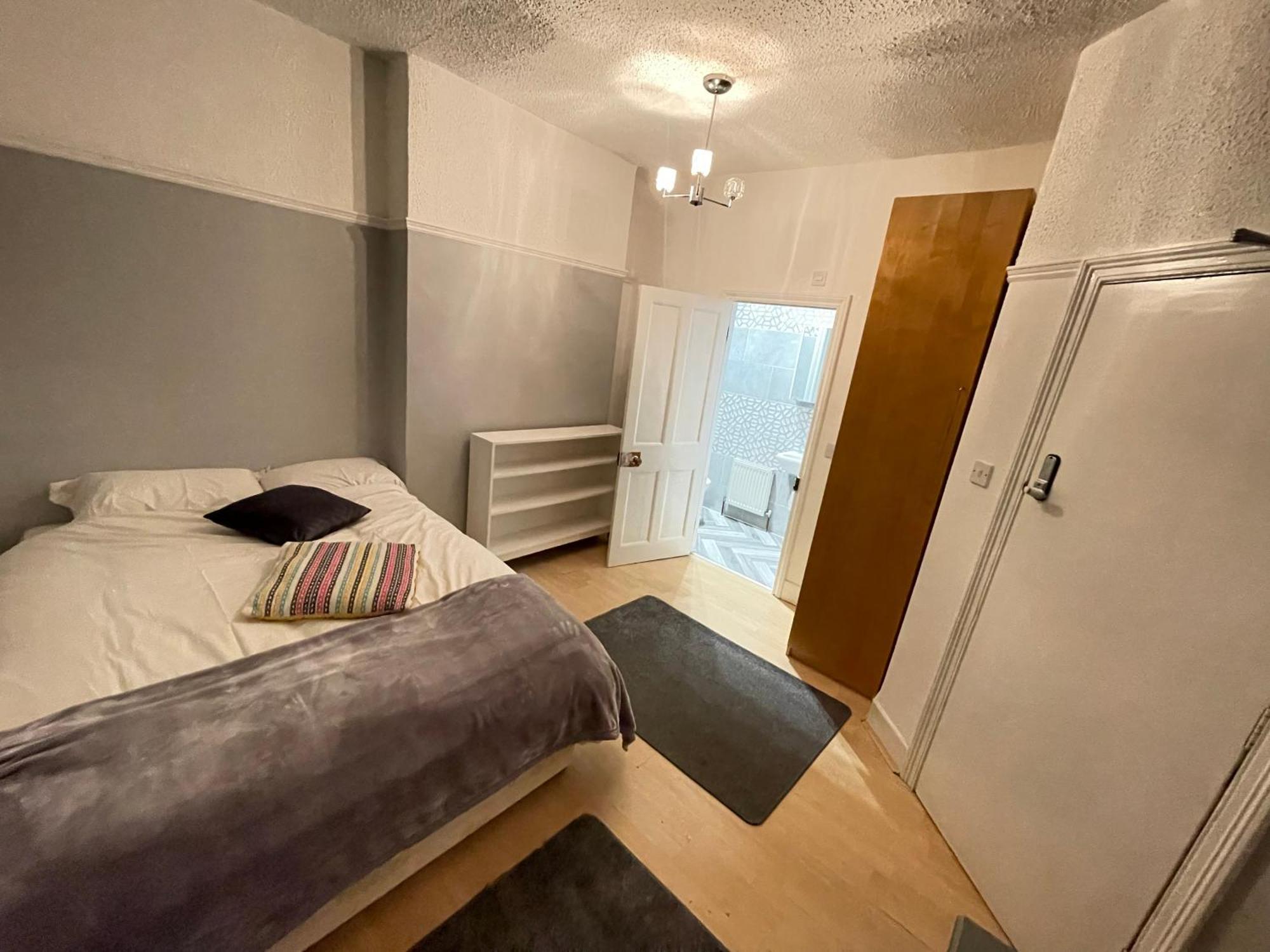 Room With Private Bathroom And Shared Kitchen London Luaran gambar