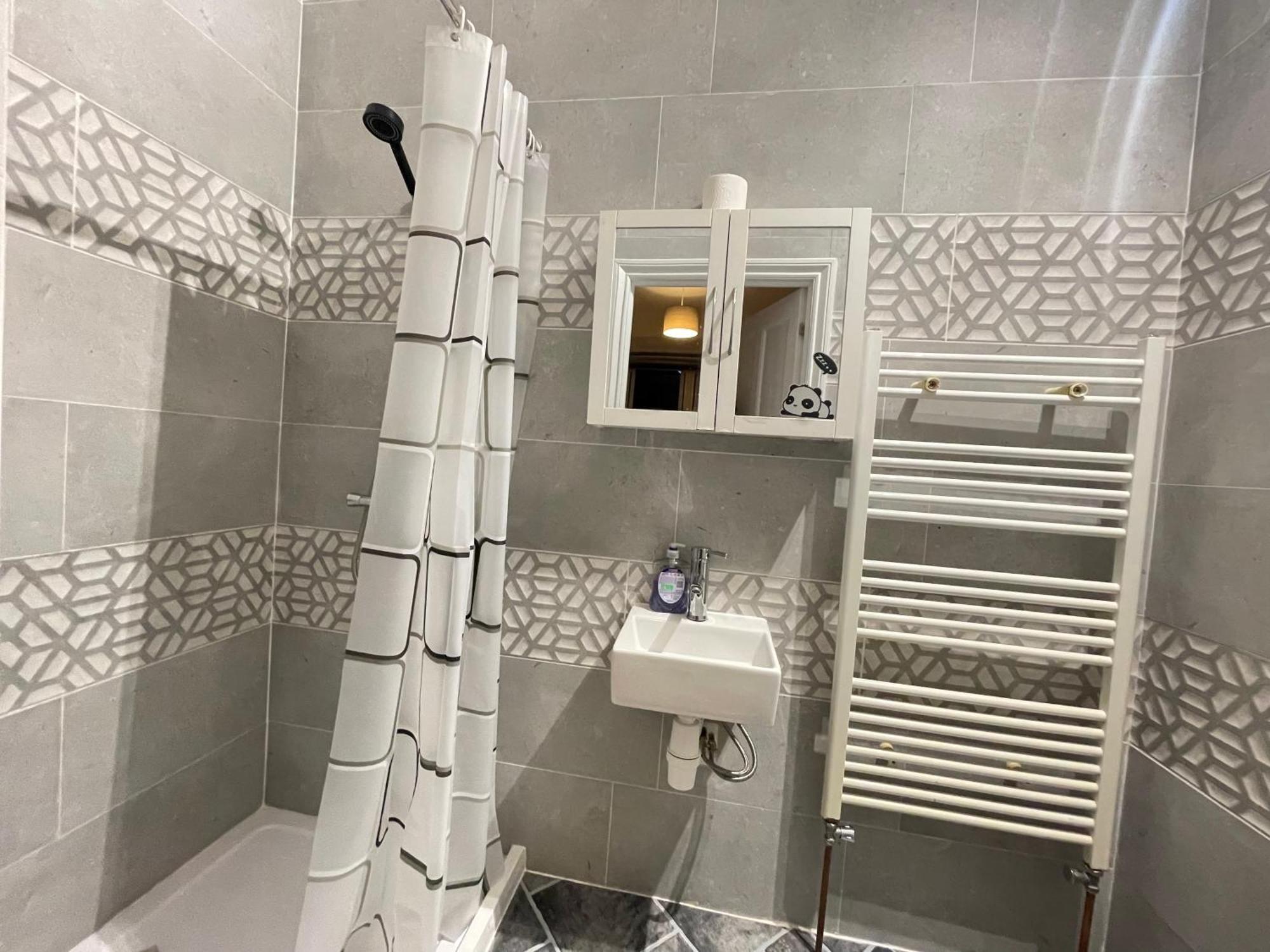Room With Private Bathroom And Shared Kitchen London Luaran gambar