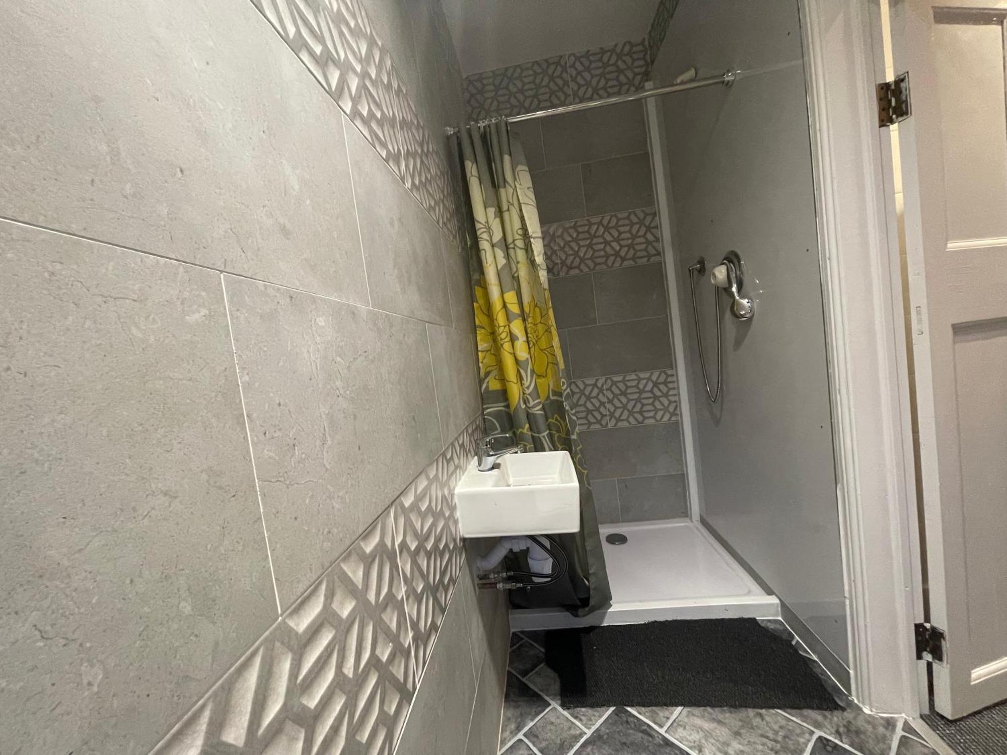 Room With Private Bathroom And Shared Kitchen London Luaran gambar