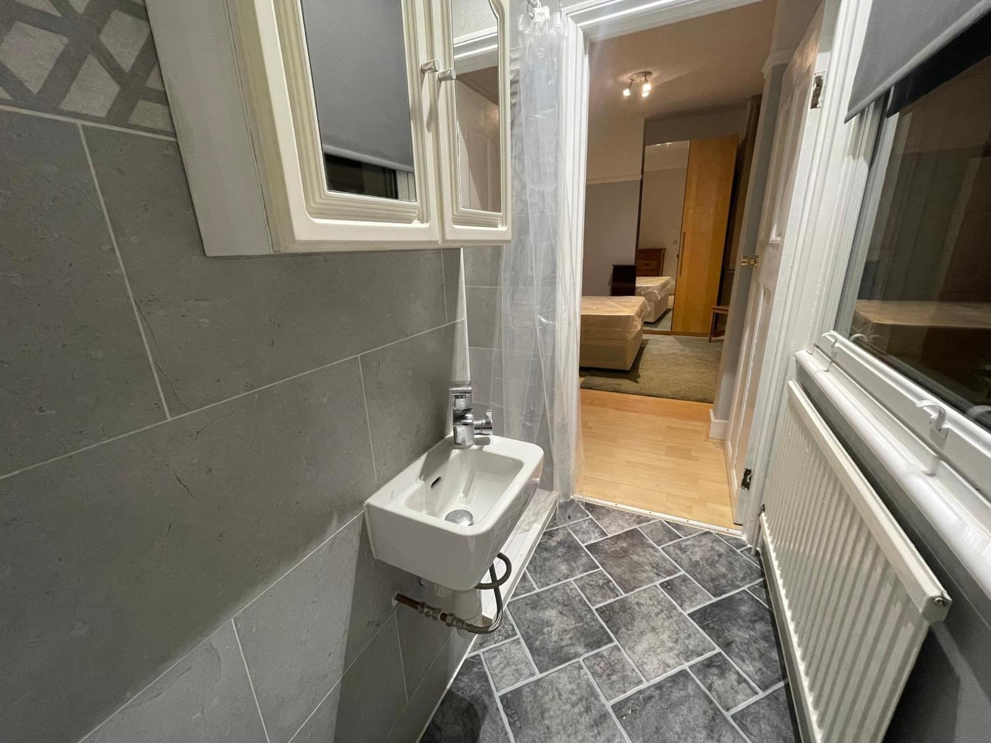 Room With Private Bathroom And Shared Kitchen London Luaran gambar